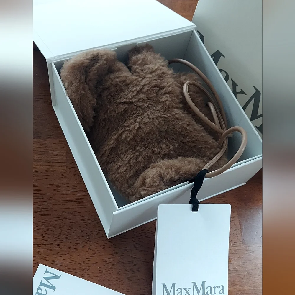 NWT MaxMara Teddy Mittens.